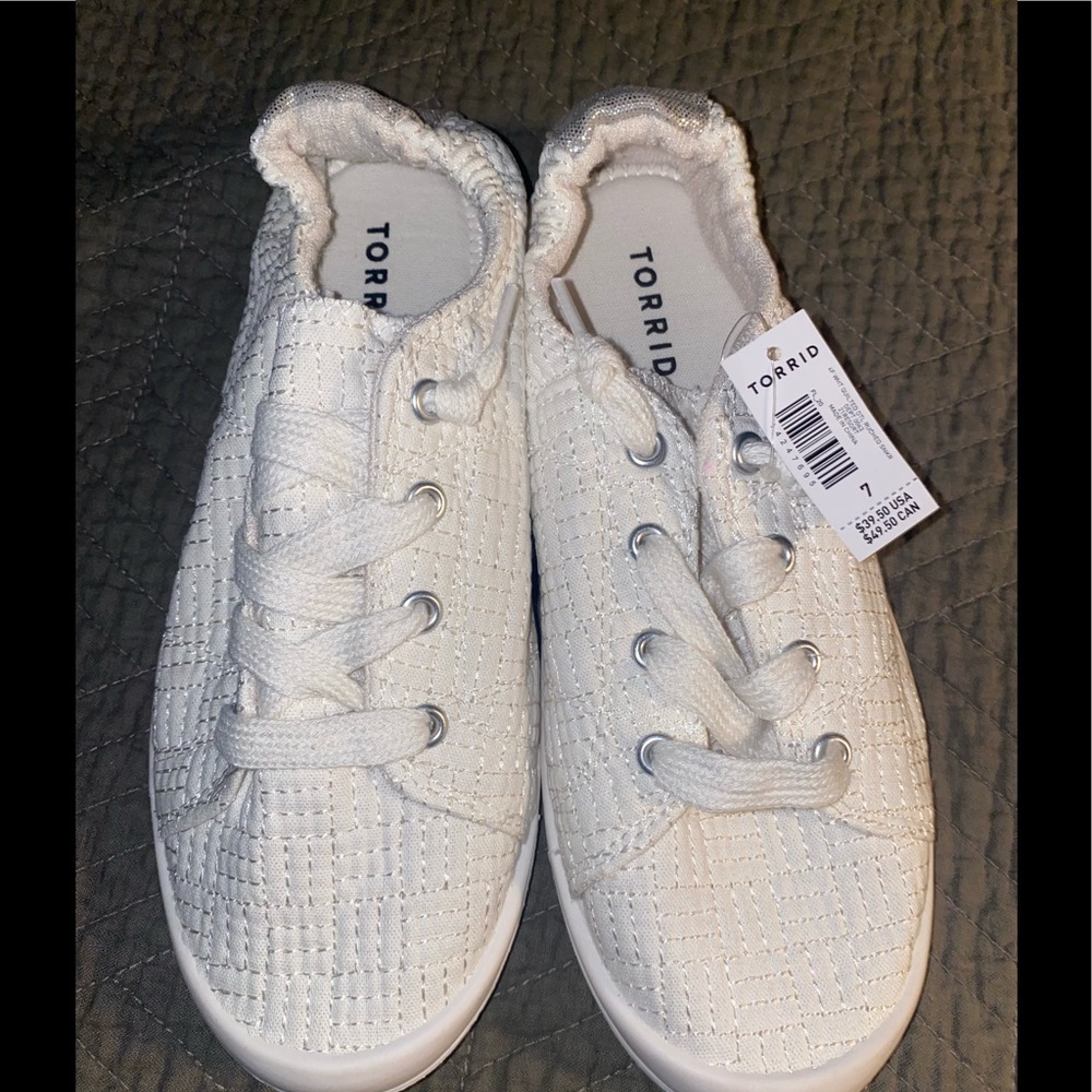 Torrid size 7w shoes